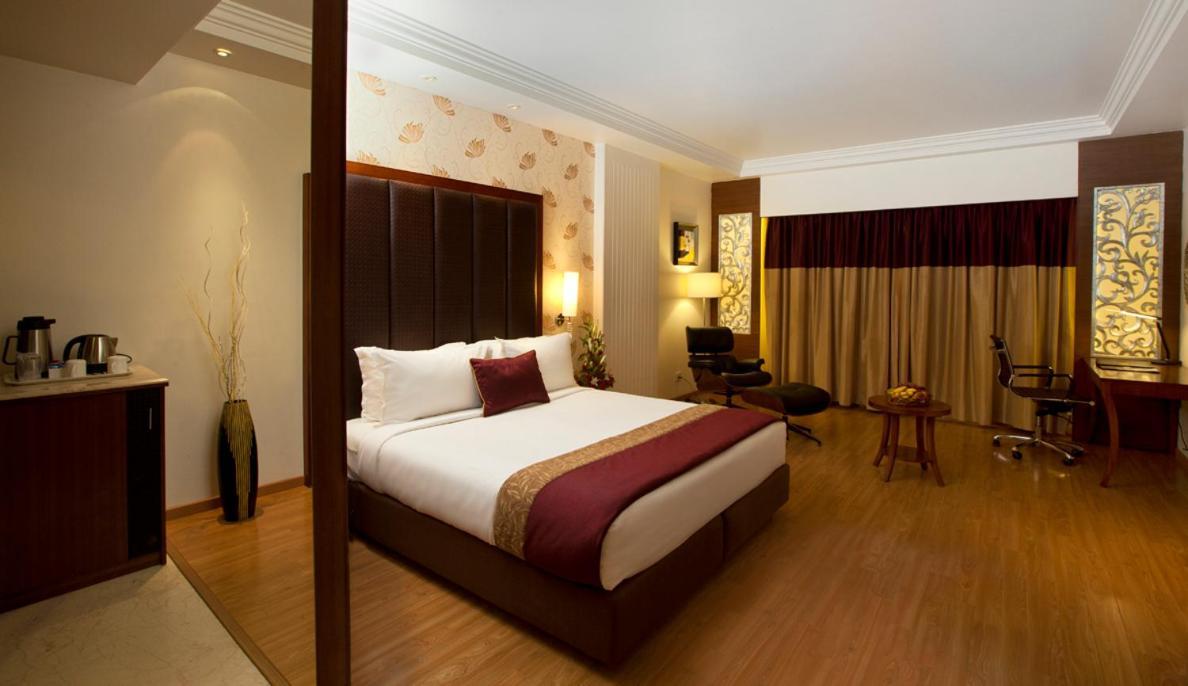 Hotel The The Grand Magrath Bangalore Exterior photo